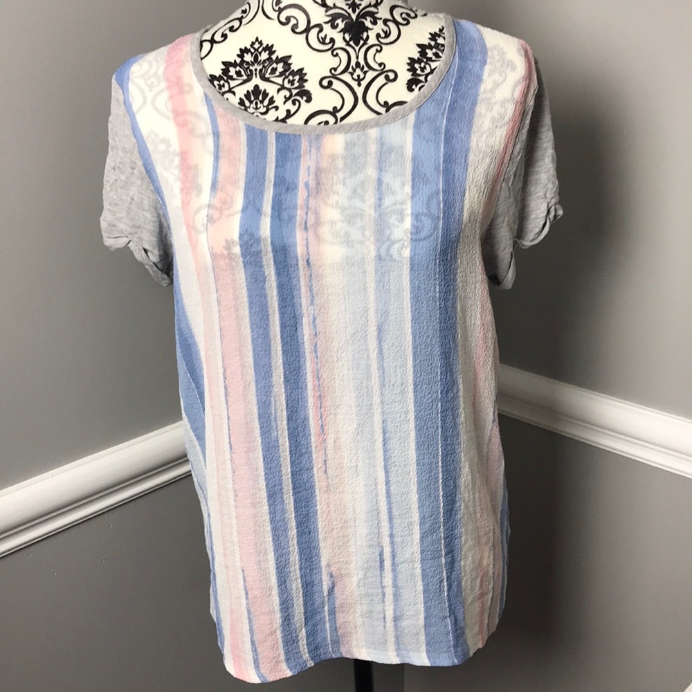 Two Vince Camuto tee M striped pastel